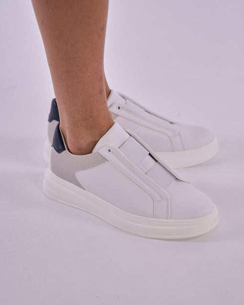 White Sneakers 1102