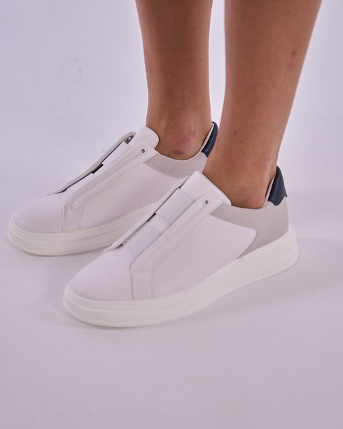 White Sneakers 1102
